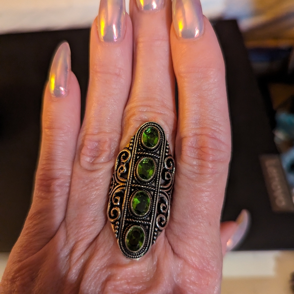 Peridot Ring - Picture 3 of 4